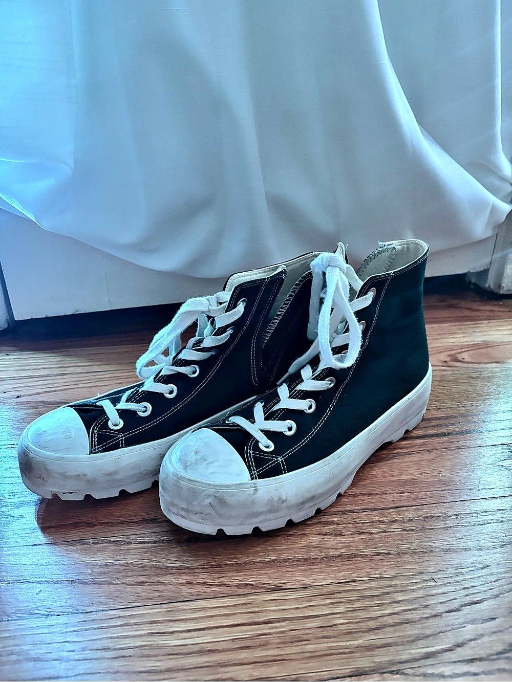 Sincerely Jules Black & White Platform Sneakers US 9